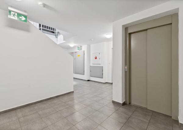 Na predaj 2-izbový byt s nadštandartnou výmerou a s vlastným parkovacím státim