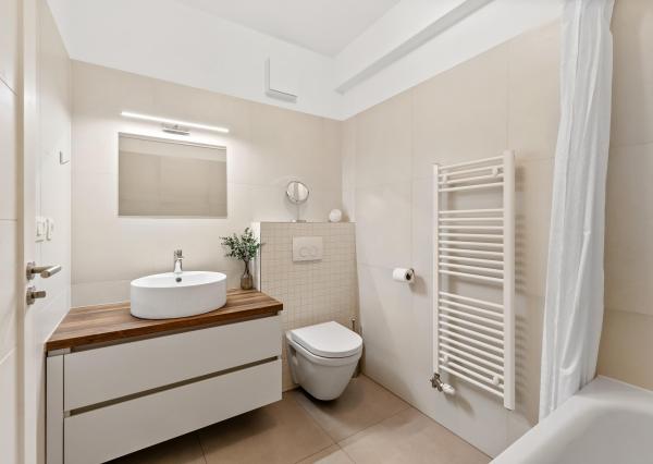 Na predaj 2-izbový byt s nadštandartnou výmerou a s vlastným parkovacím státim