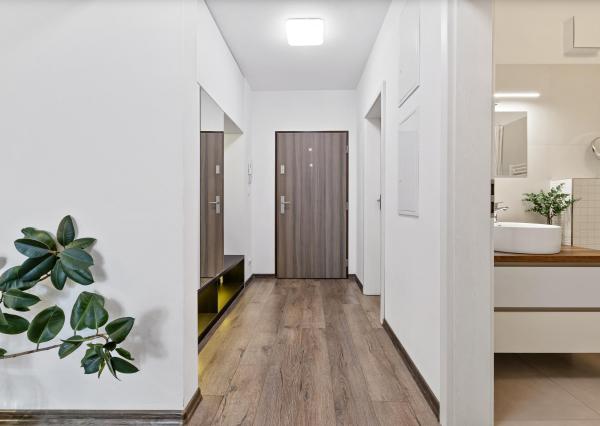 Na predaj 2-izbový byt s nadštandartnou výmerou a s vlastným parkovacím státim