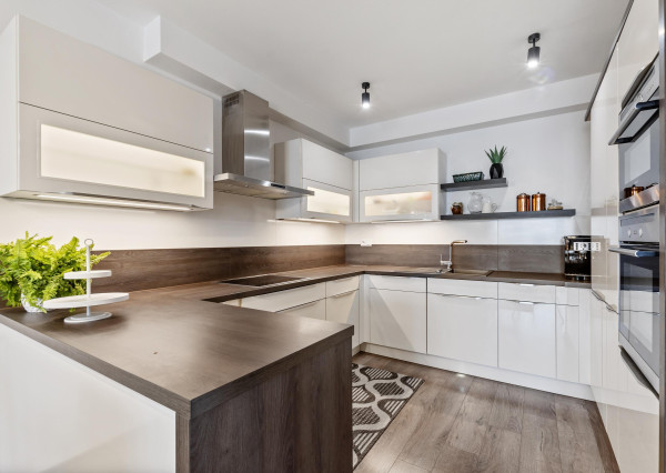 Na predaj 2-izbový byt s nadštandartnou výmerou a s vlastným parkovacím státim