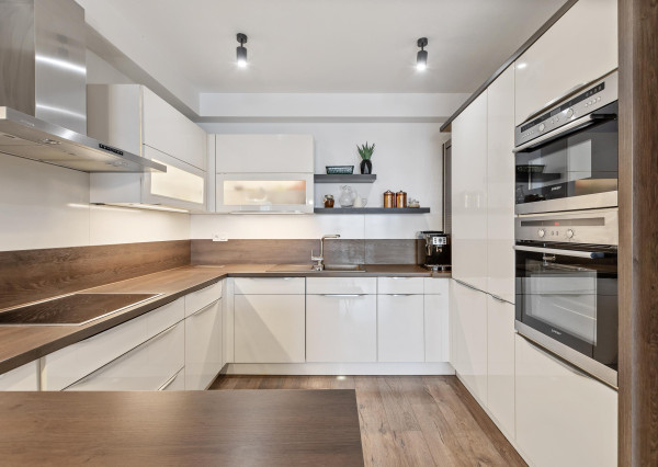 Na predaj 2-izbový byt s nadštandartnou výmerou a s vlastným parkovacím státim