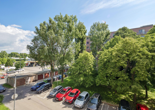 3-izbový byt vo výbornej lokalite na predaj, Ružinov-Medzilaborecká ulica