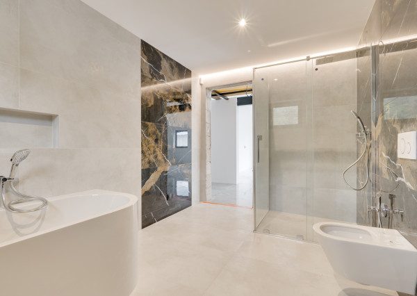 Na predaj 3 moderné nízkoenergetické rodinné domy v obci Valča