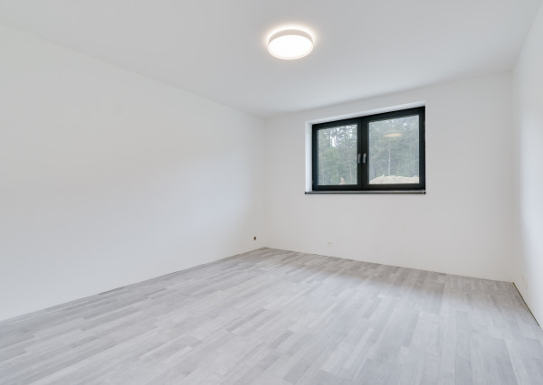 Na predaj 3 moderné nízkoenergetické rodinné domy v obci Valča