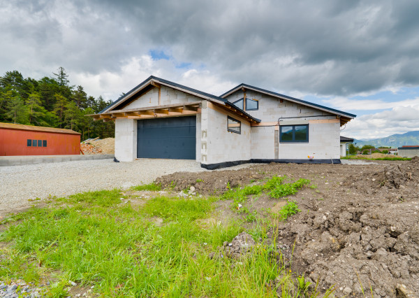 Na predaj 3 moderné nízkoenergetické rodinné domy v obci Valča