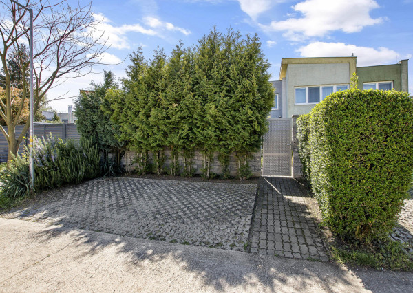 SENEC- NA PREDAJ 4.izb. rekreačná chata, Slnečné jazerá JUH