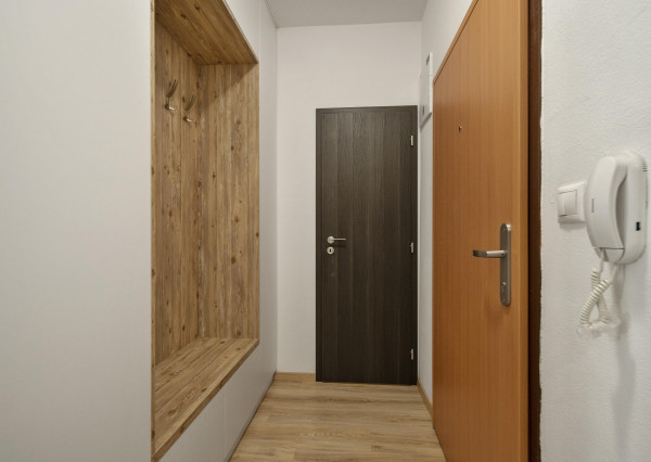 Krásny moderný 2-izbový byt v novostavbe s parkovacím státim na predaj – Slovenský Grob