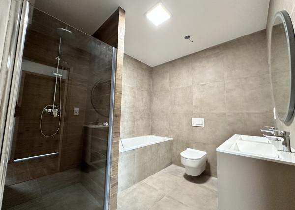 REZERVOVANÉ - Na predaj moderný 4-izbový rodinný dom s tepelným čerpadlom v obci Jablonec