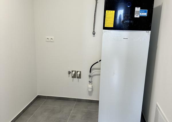 REZERVOVANÉ - Na predaj moderný 4-izbový rodinný dom s tepelným čerpadlom v obci Jablonec