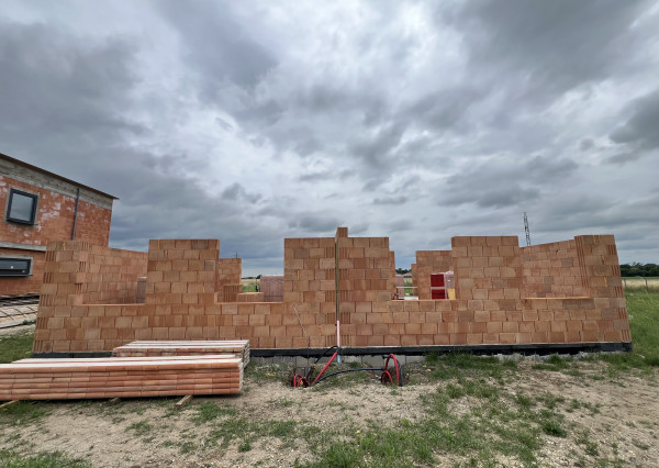 Na predaj moderný 4-izbový rodinný dom s tepelným čerpadlom v obci Jablonec