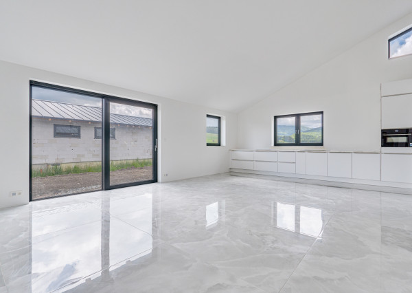 Na predaj 3 moderné nízkoenergetické rodinné domy v obci Valča