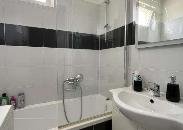 Wealth Group | Exkluzívne ponúka 3-izbový 71,2 m2 - tehlový byt s garážou, vlastnou záhradou - Šalgočka, okr.Galanta