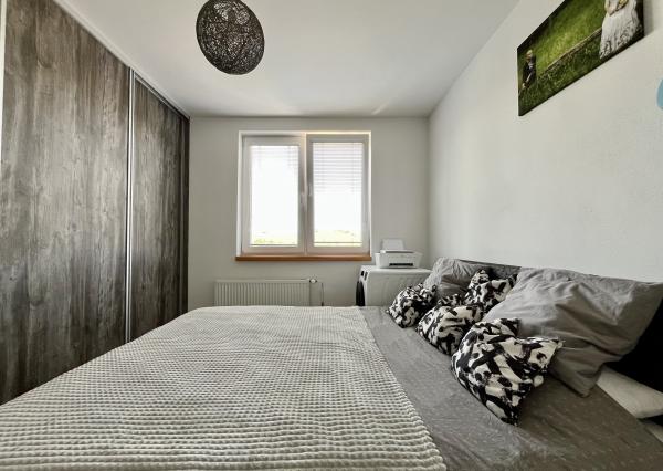 Wealth Group | Exkluzívne ponúka 3-izbový 71,2 m2 - tehlový byt s garážou, vlastnou záhradou - Šalgočka, okr.Galanta