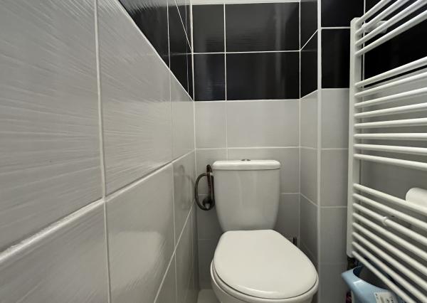 Wealth Group | Exkluzívne ponúka 3-izbový 71,2 m2 - tehlový byt s garážou, vlastnou záhradou - Šalgočka, okr.Galanta