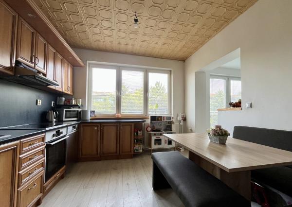 Wealth Group | Exkluzívne ponúka 3-izbový 71,2 m2 - tehlový byt s garážou, vlastnou záhradou - Šalgočka, okr.Galanta