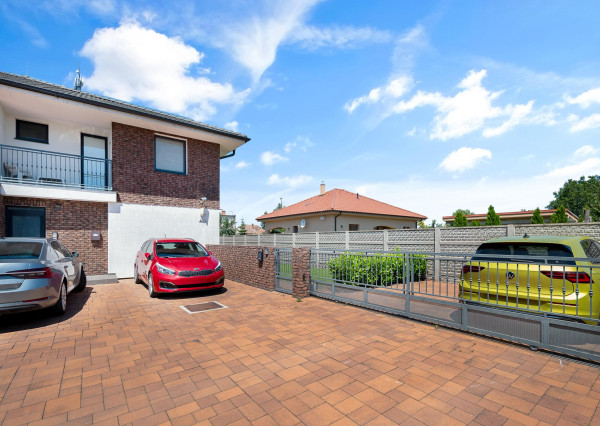 Moderný 3-izbový byt s krásnou záhradou a súkromím v Hrubom Šúri na predaj