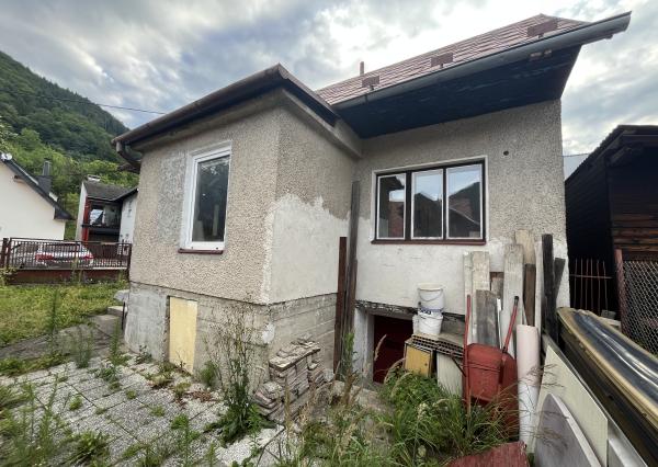 Wealth | Group - ponúka na predaj menší víkendový dom v Rudinke, okr.Kysucké Nové Mesto