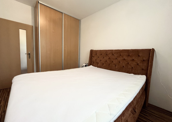 Wealth Group | ponúka na predaj 3-izbový tehlový byt s vlastným parkovaním- Bojničky, okr.Hlohovec