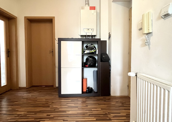 Wealth Group | ponúka na predaj 3-izbový tehlový byt s vlastným parkovaním- Bojničky, okr.Hlohovec