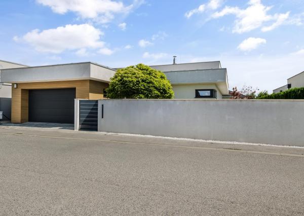 Senec (časť Malý Biel) - na predaj nadštandardný 4 izbový RD v tichej lokalite, s otvorenou galériou