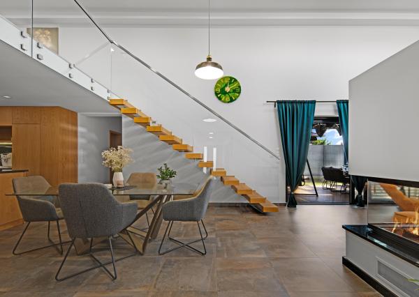 Senec (časť Malý Biel) - na predaj nadštandardný 4 izbový RD v tichej lokalite, s otvorenou galériou