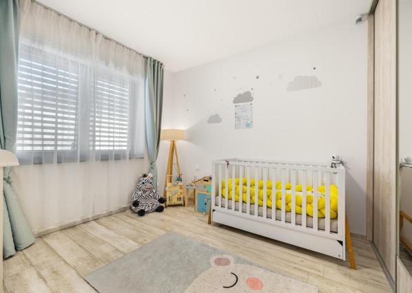 Senec (časť Malý Biel) - na predaj nadštandardný 4 izbový RD v tichej lokalite, s otvorenou galériou