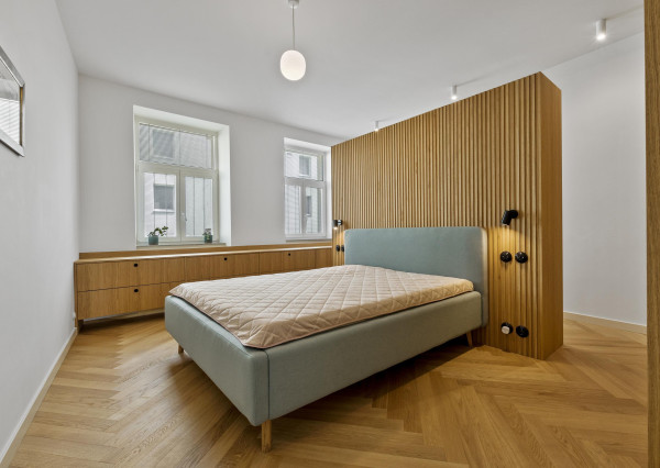 REZERVOVANÉ! Na PREDAJ: 3 izbový dizajnový byt (104 m2) s dušou v Starom Meste – Heydukova, Bratislava