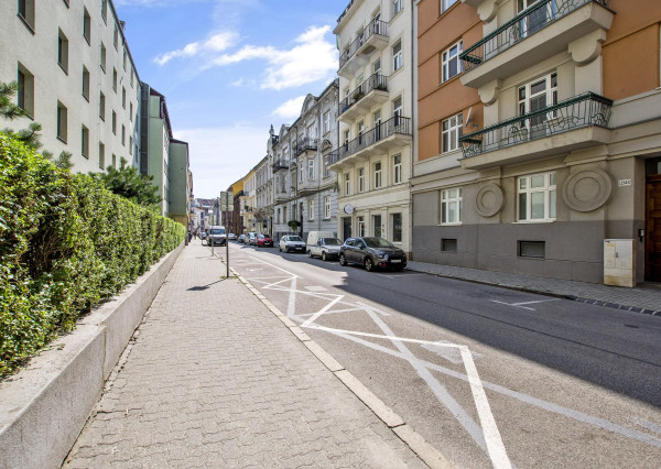 REZERVOVANÉ! Na PREDAJ: 3 izbový dizajnový byt (104 m2) s dušou v Starom Meste – Heydukova, Bratislava