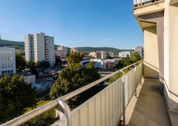 Šikovná investícia alebo budúci rodinný domov? Na PREDAJ 3-izbový byt, 82 m2, Kukučínova, Bratislava Nové Mesto, ponúka oboje!