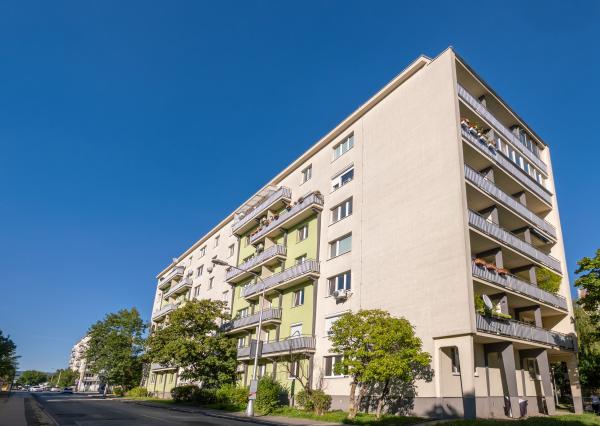 Šikovná investícia alebo budúci rodinný domov? Na PREDAJ 3-izbový byt, 82 m2, Kukučínova, Bratislava Nové Mesto, ponúka oboje!