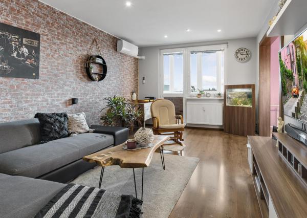 Priestranný 3-izbový byt v Senci na predaj, Kysucká ulica