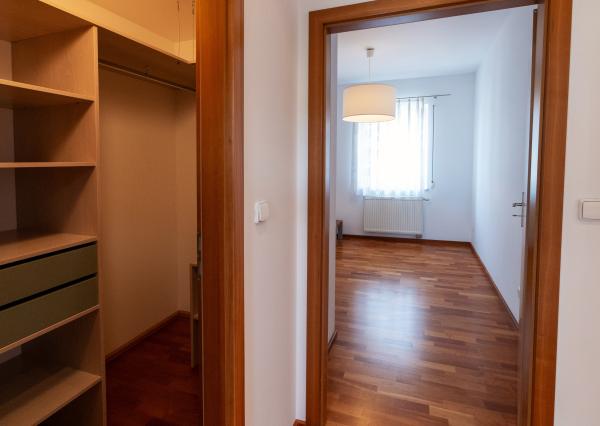 Exkluzívne na PREDAJ: Priestranný 4-podlažný rodinný dom (183 m2) v obľúbenej lokalite Ľudová štvrť, Pohronská ulica, Bratislava – Nové Mesto