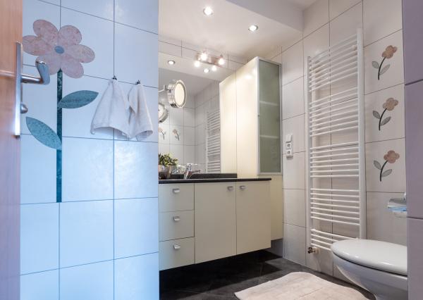 Exkluzívne na PREDAJ: Priestranný 4-podlažný rodinný dom (183 m2) v obľúbenej lokalite Ľudová štvrť, Pohronská ulica, Bratislava – Nové Mesto