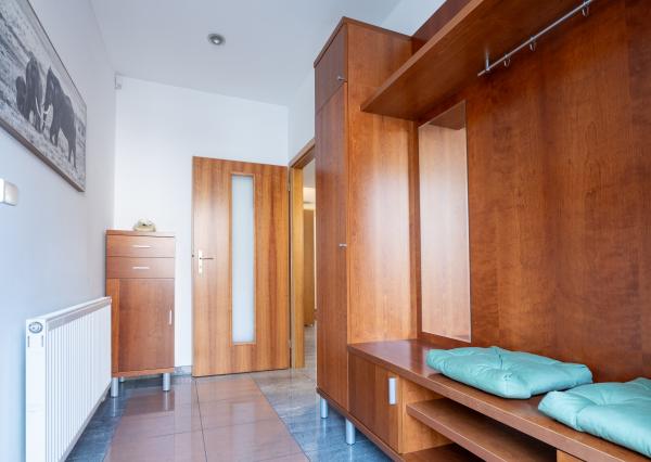 Exkluzívne na PREDAJ: Priestranný 4-podlažný rodinný dom (183 m2) v obľúbenej lokalite Ľudová štvrť, Pohronská ulica, Bratislava – Nové Mesto