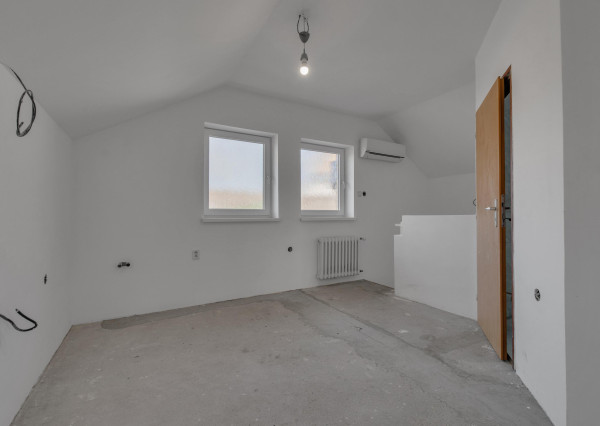 Na predaj 3-izbový rodinný dom s garážou v Kráľovej pri Senci