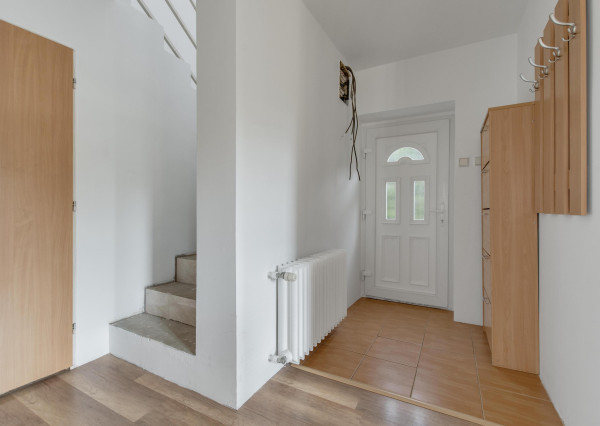 Na predaj 3-izbový rodinný dom s garážou v Kráľovej pri Senci