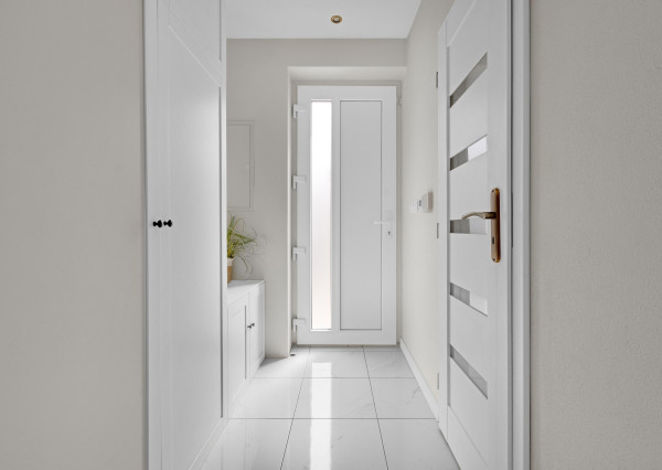 REZERVOVANÝ!!! Jelka, okr. GA – NA PREDAJ NOVOSTAVBA – nízko nákladový 3 izbový, tehlový rodinný dom