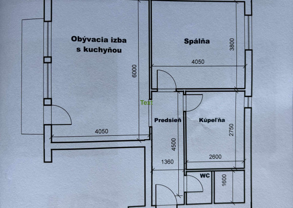 Na predaj slnečný 2-izbový byt s vlastným parkovacím miestom v obci Šelpice