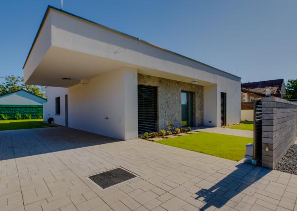 Tureň, okr. Senec – NA PREDAJ NOVOSTAVBA –  tehlový 4 izbový, samostatne stojací, nízkoenergetický rodinný dom