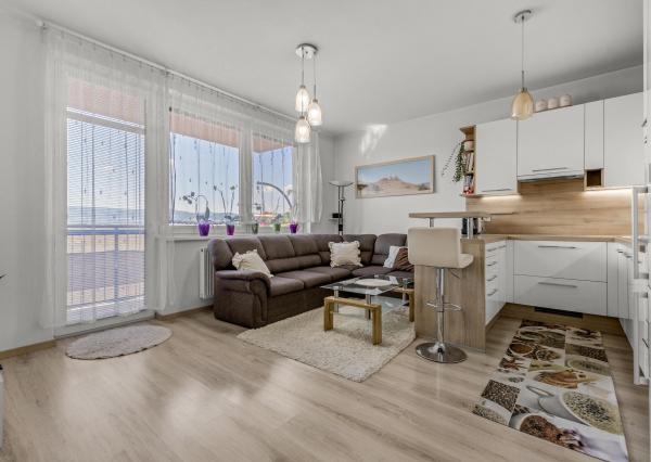 Slnečný 3-izbový byt s výhľadom na Karpaty v Slovenskom Grobe