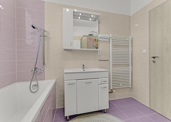 Slnečný 3-izbový byt s výhľadom na Karpaty v Slovenskom Grobe