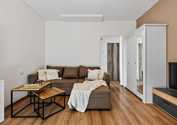 Senec - NA PREDAJ čiastočne prerobený 1,5 izbový byt, hneď pri pešej zóne v centre mesta.