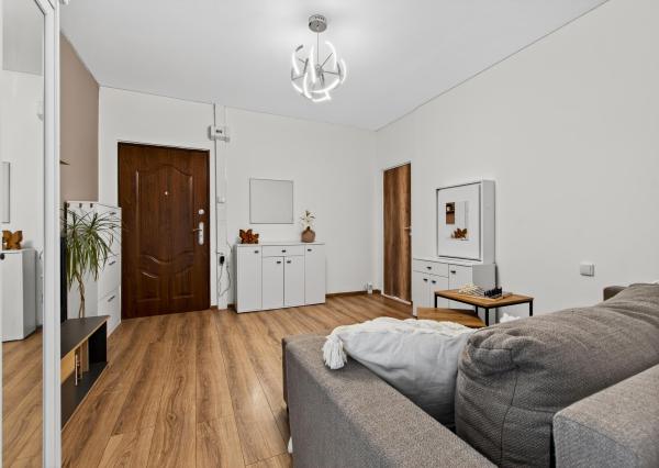 Senec - NA PREDAJ čiastočne prerobený 1,5 izbový byt, hneď pri pešej zóne v centre mesta.