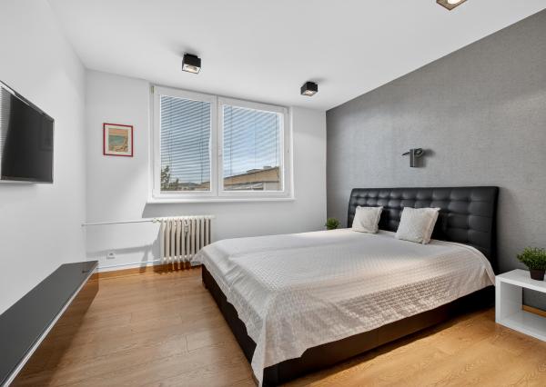 REZERVOVANÝ Na predaj priestranný 4-izbový byt v Bratislave-Dúbravka