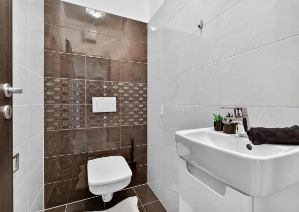 Jelka, okr. GA – NA PREDAJ NOVOSTAVBA – nízko nákladový 3 izbový byt s dvomi parkovacími státiami v projekte ILKA PARK