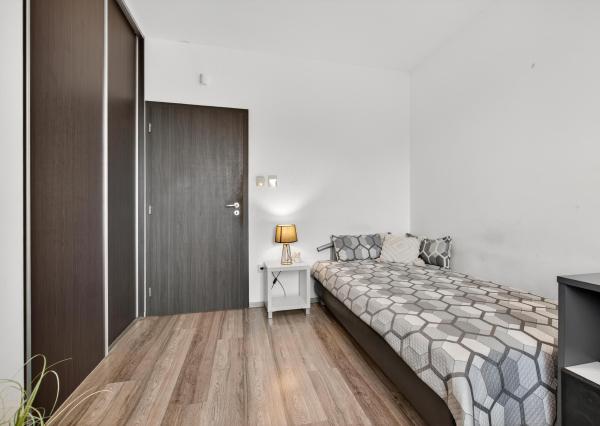 Jelka, okr. GA – NA PREDAJ NOVOSTAVBA – nízko nákladový 3 izbový byt s dvomi parkovacími státiami v projekte ILKA PARK