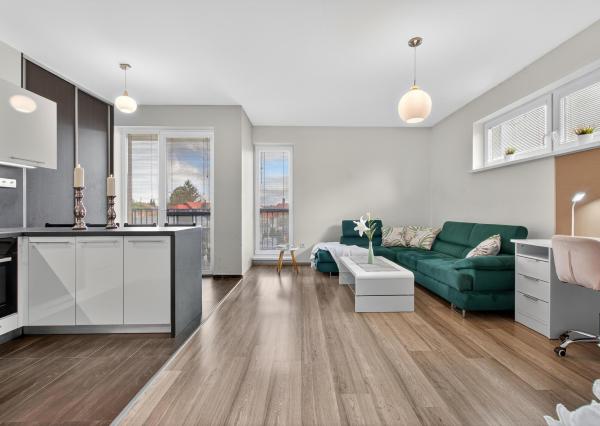 Jelka, okr. GA – NA PREDAJ NOVOSTAVBA – nízko nákladový 3 izbový byt s dvomi parkovacími státiami v projekte ILKA PARK