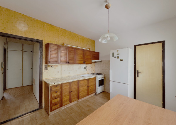 Na predaj veľkorysý 2 izbový byt Vlčince