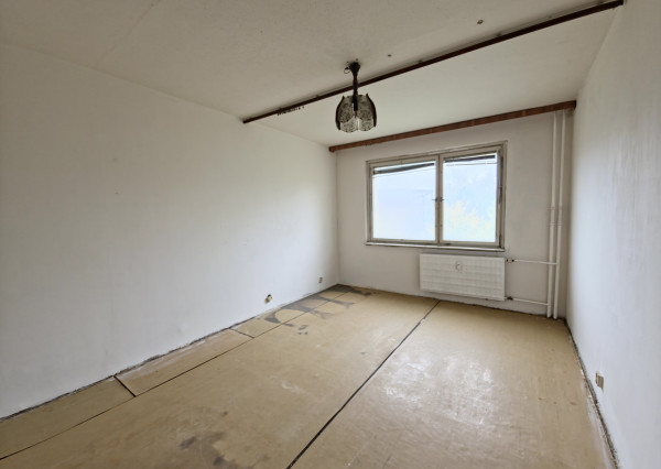 Na predaj veľkorysý 2 izbový byt Vlčince