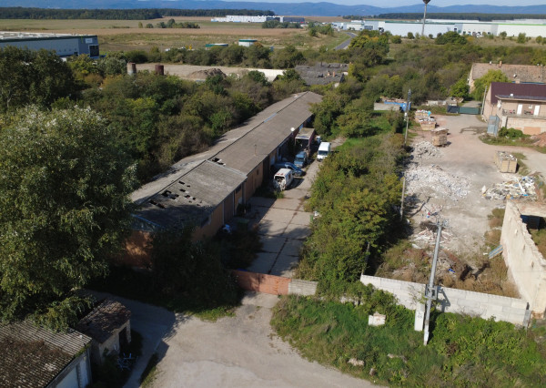 SENEC – NA PREDAJ výrobný a skladový objekt v komerčnej - priemyselnej zóne (časť Horný dvor)